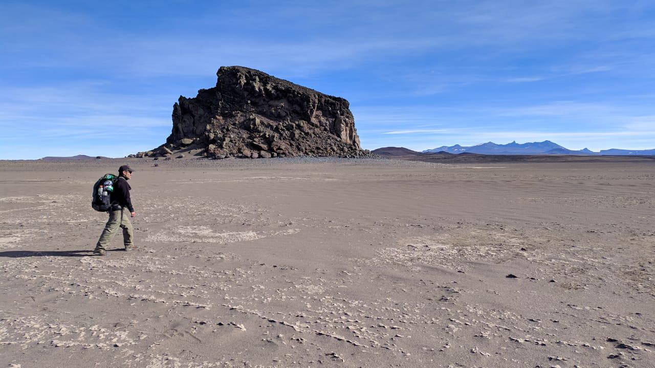 Cruce de la Meseta del Lago Buenos Aries, 100 km de trekking y aventura 01