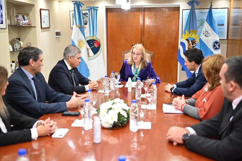 20230522_AK_Entendimiento_YPF_CGC-5428