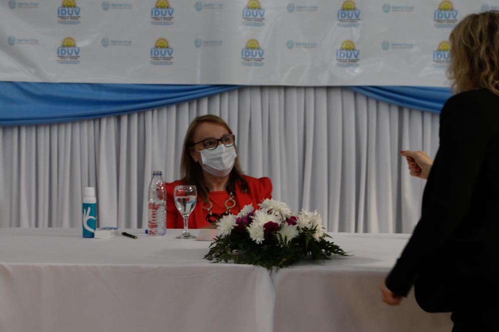 INT_ENTREGA DE VIVIENDAS Y TERRENOS IDUV_19_10 (53)