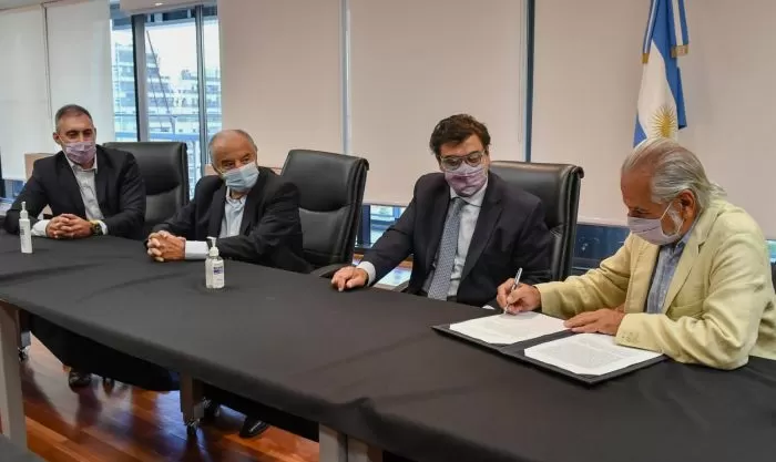 61fb107e7247e_700_417!