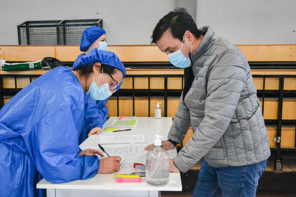 SAL_VACUNATORIO_04_08-45