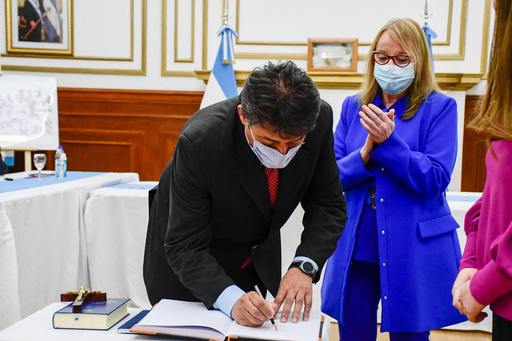 D2D225F7-8214-406C-BF63-C9F9EED22BD3