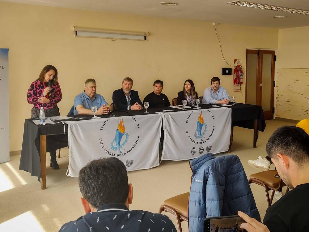 FIRMA CONVENIO SINDICATO LUZ Y FUERZA_13_09-3