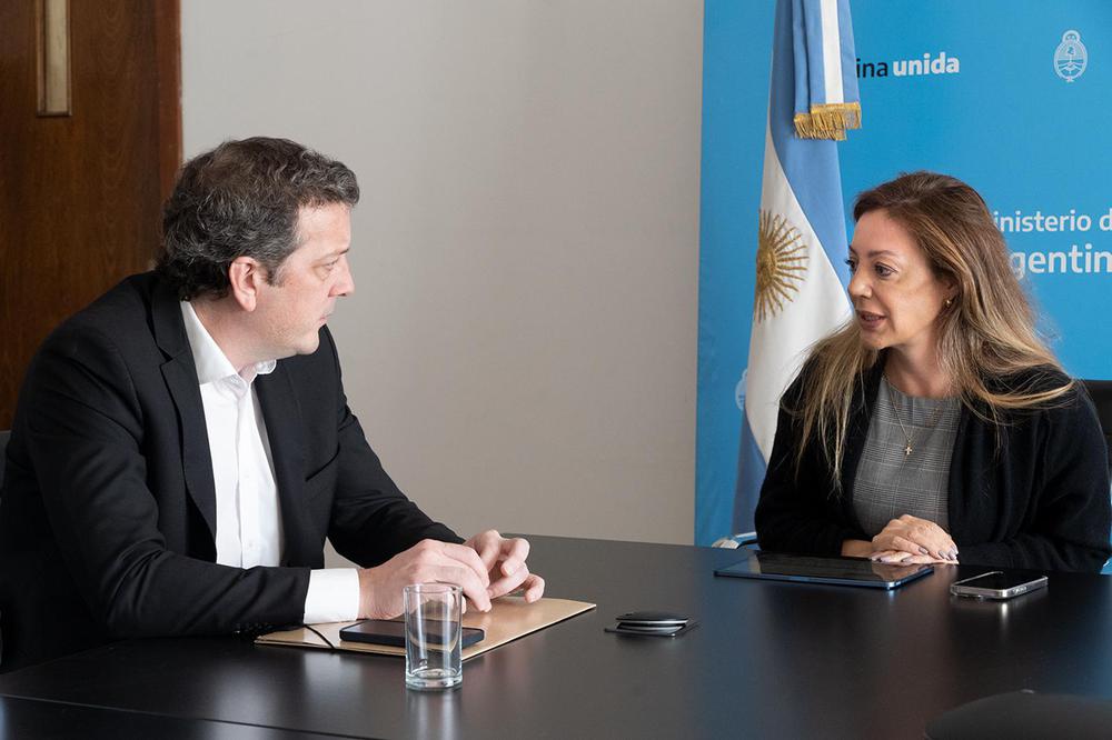 Reunion_con_Ministro_de_Economia_de_Sta_Cruz_-_13.10_3