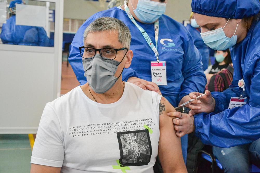 SAL_VACUNATORIO_04_08-56