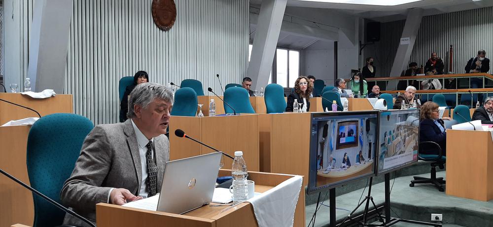 Foto 2 Diputado Oliva en la última sesión