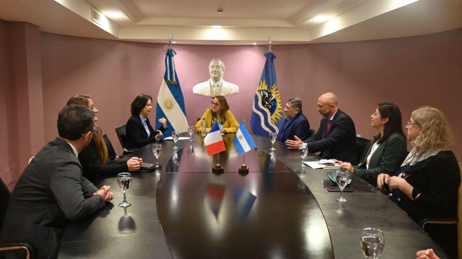 e3e7b37eecf143d8a4f9268b5bac9672_XL