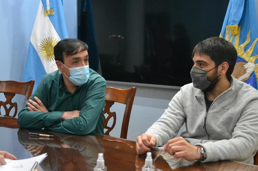 79986E21-FF30-4317-BD35-2C4228BCF7AA