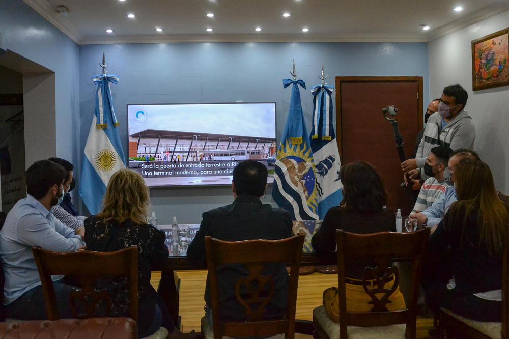 1A155F1E-D9AA-4064-AFF1-2CAB6758ADAD