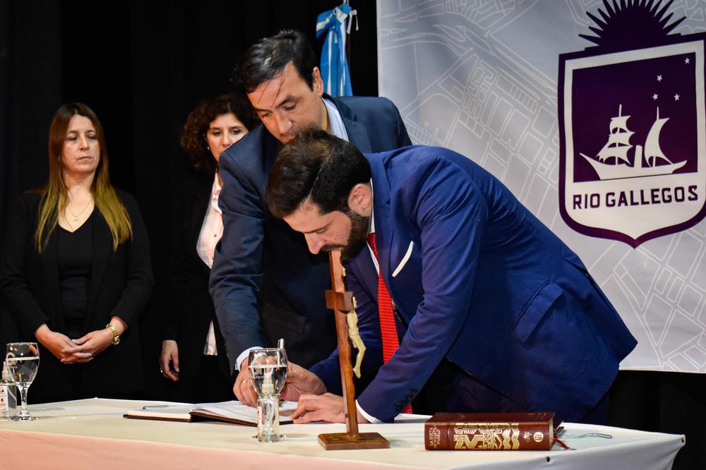 INT_TOMA JURAMENTO SECRETARIA GESTION LEGAL Y TECNICA_25_04-26