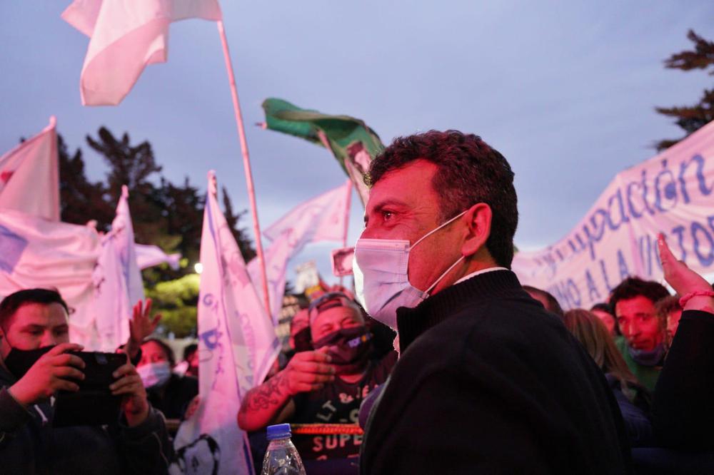 1151C698-BB65-400A-A2FE-B74F072D2AF5