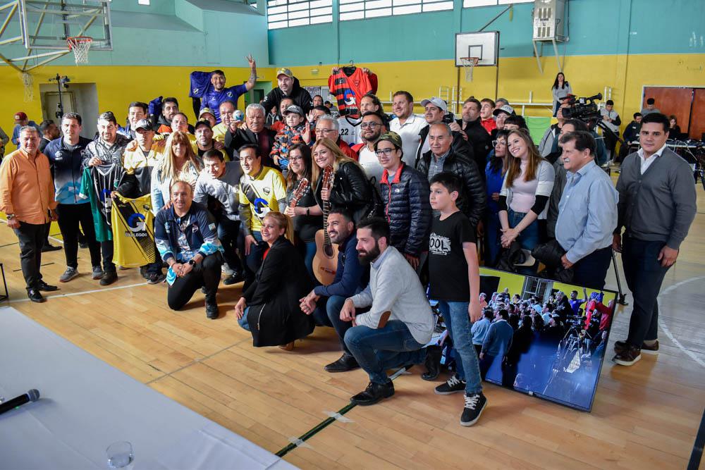 INT_ENTREGA DE INDUMENTARIA E INSTRUMENTOS-28