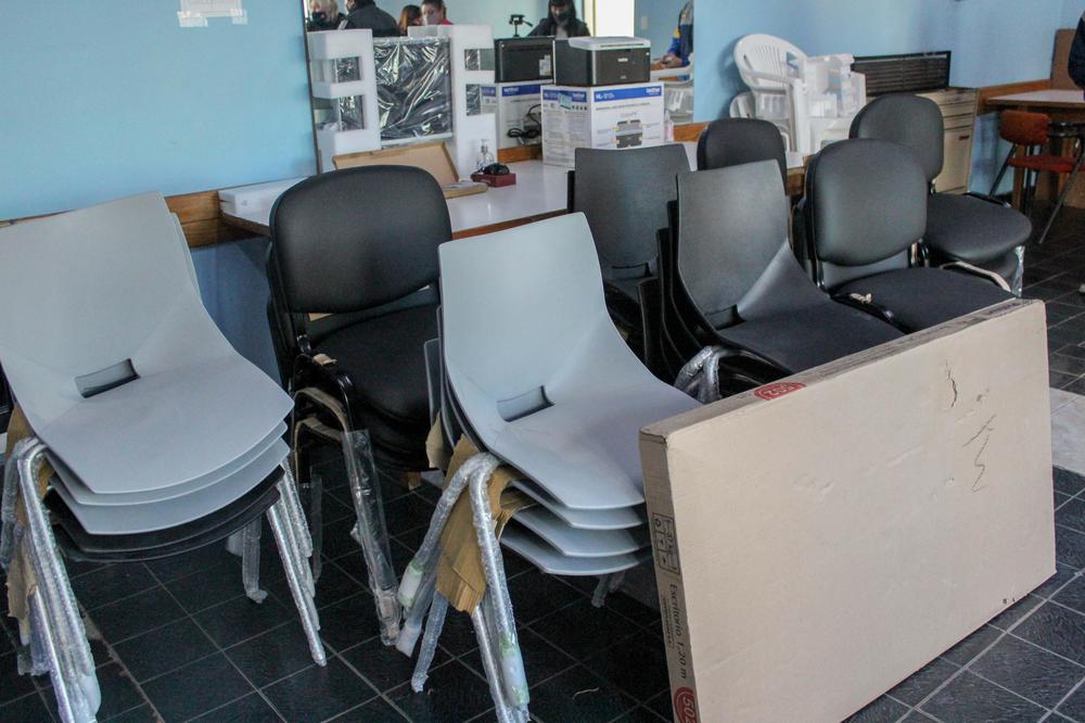 DES- CENIN 5 - ENTREGA DE SILLAS Y EQUIPAMIENTO INFORMATICO-22_07-SIN SELLO