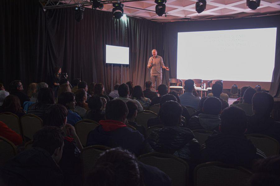 d471a9d8932bf429310d05f34b3615ce_XL