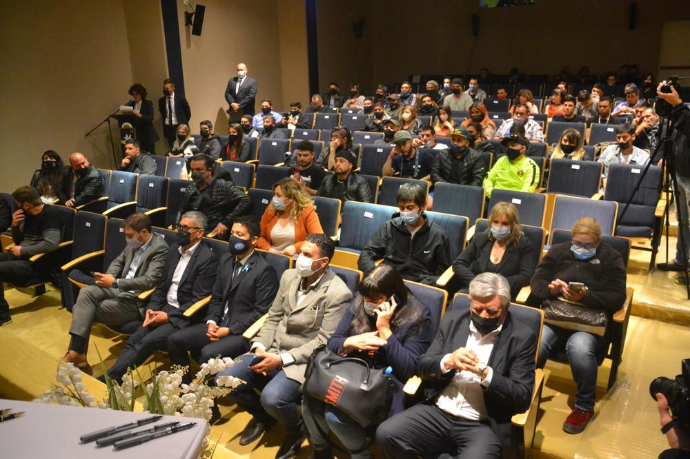 FIRMA DE BANDAS POR ANIV 136- CLUB BOCA- -11_CON SELLO-10 (29)