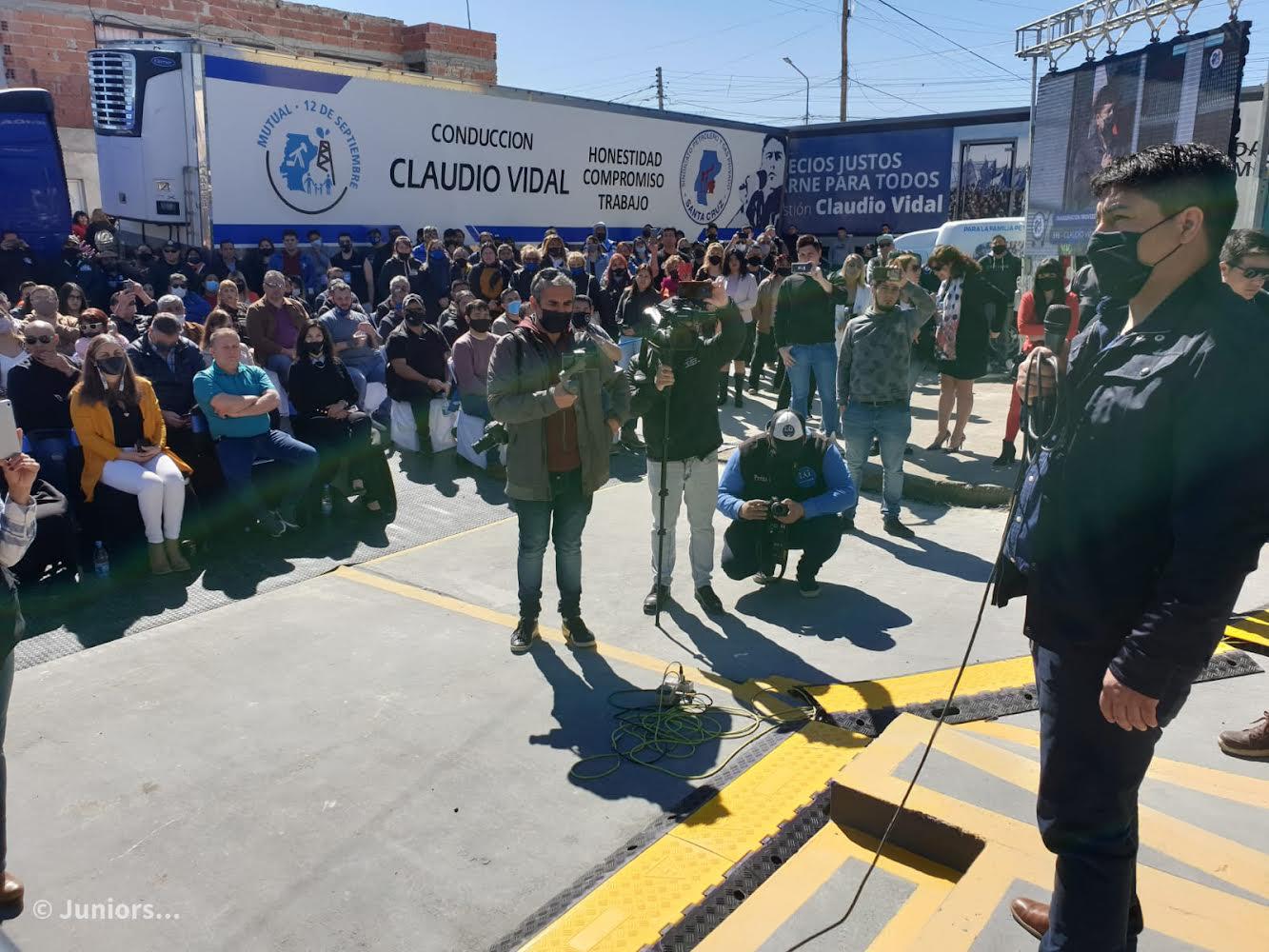 AC98FF81-9C73-45CF-AC8B-D54A006A63C4