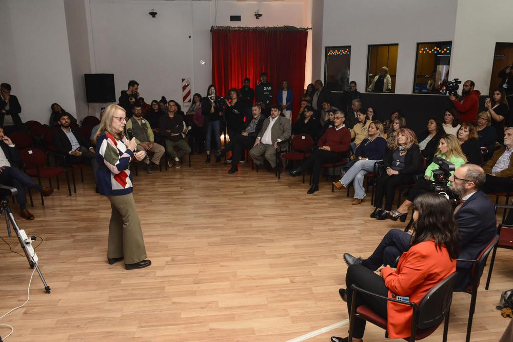 20230216_AK_ARQUEOLOGOS_EXTRAO_MAMIFERO_17_de_28