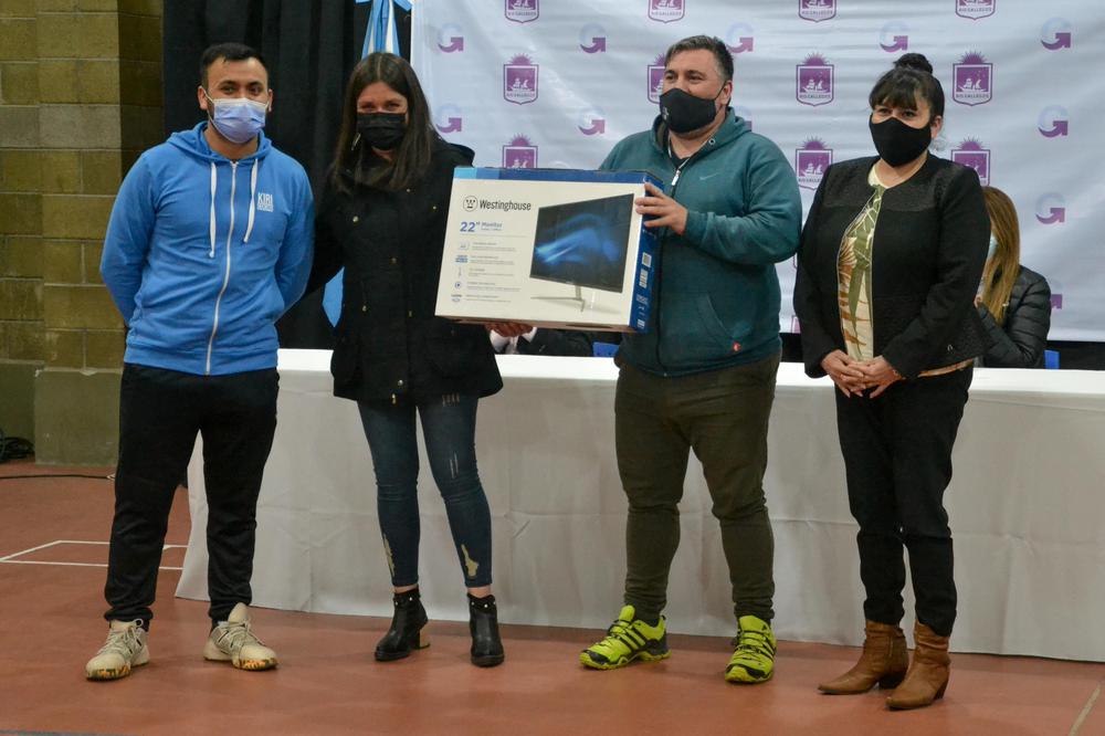 INT - ENTREGA DE EQUIPAMIENTO- GIM LUCHO - SIN SELLO-17