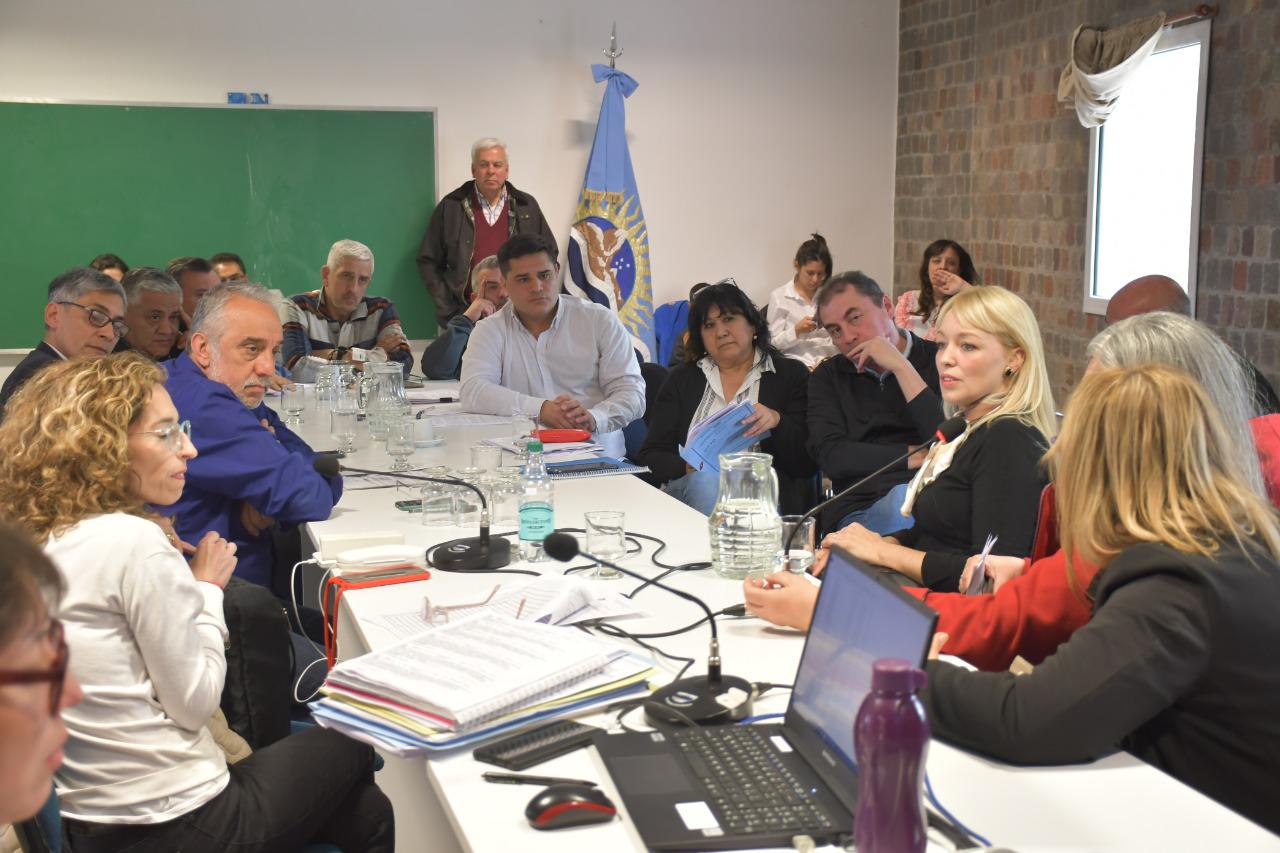 25-10 asuntos constitucionales asociaciones