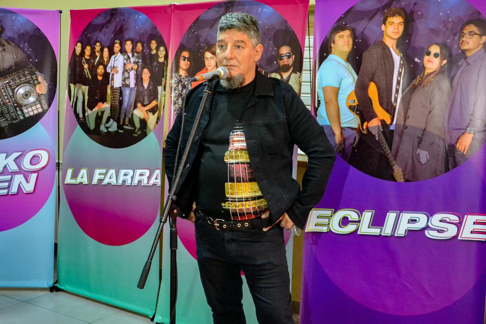 INT- ACTO FIRMA DE CONTRATOS DE BANDAS PARA EL PASEO - SIN SELLO