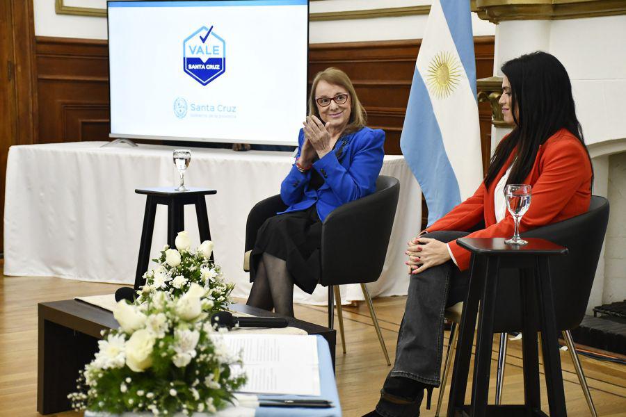 18d0ef66b789636ffe20a021b72c8f33_XL