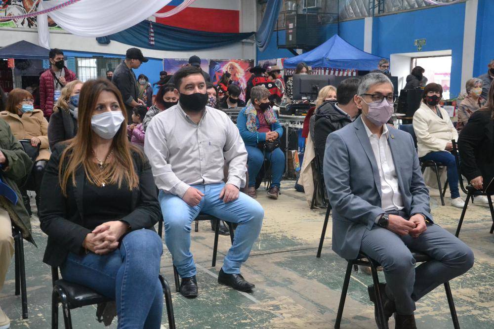 INT- FIESTAS PATRIAS EN EL CENTRO CHILENO - SIN SELLO_-21