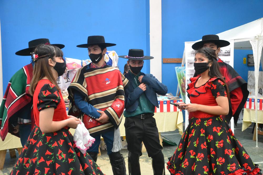 INT- FIESTAS PATRIAS EN EL CENTRO CHILENO - SIN SELLO_-9