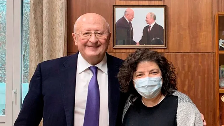 Carla Vizzotti junto al director del Instituto Gamaleya, Alexander Ginstburg. Carla Vizzotti junto al director del Instituto Gamaleya, Alexander Ginstburg.