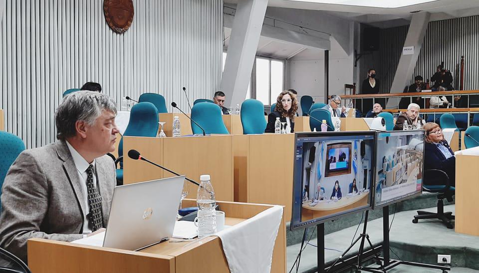 4 Diputado Oliva en sesión