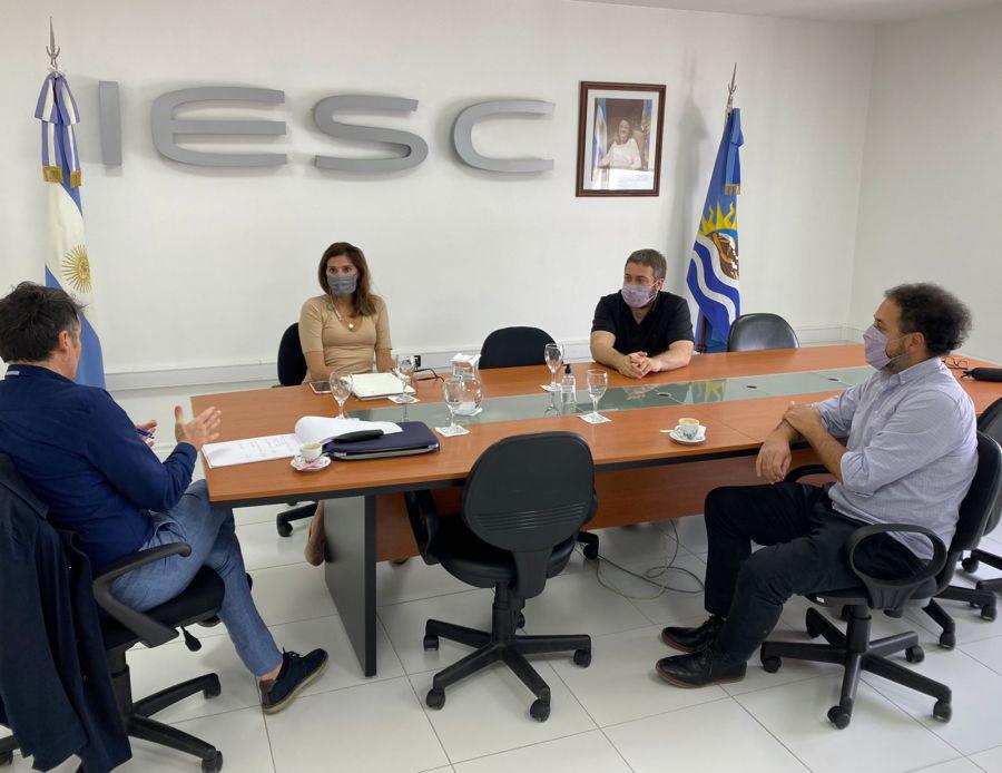 d190ef9d3f8bac4398919e5372081eed_XL