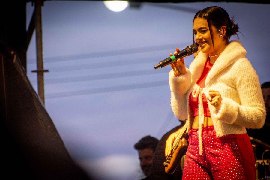 e89be47396fa503174d96083d5b51c94_XL