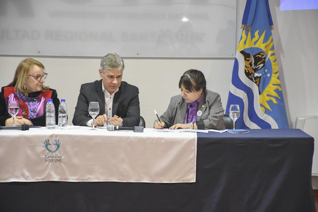 20230918_AK_UTN_ENTREGA_DE_COMPUTADORAS_9