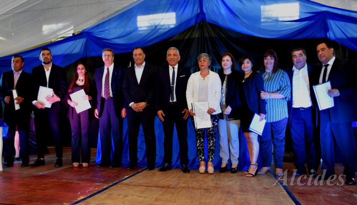 5df46bd998cfd_715_411!