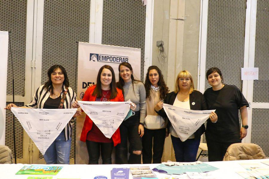 fb5991865887f8e2709054c9a2e7e0d7_XL