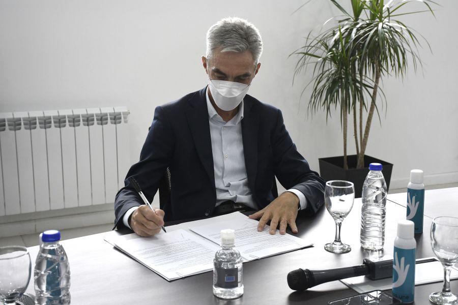 56804915e09b6a3ae8323e5dabea6b37_XL