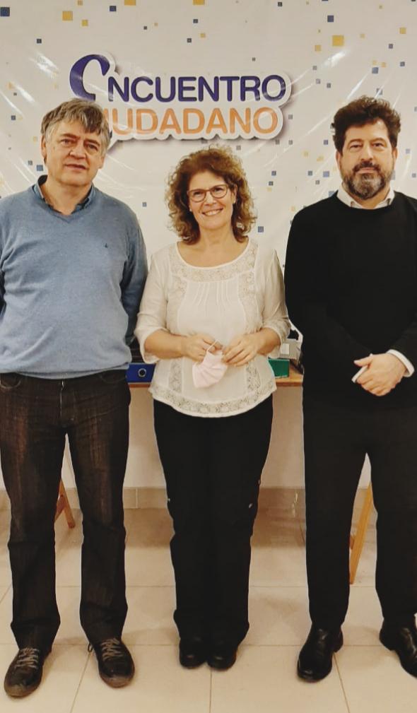 3 Mestelán junto al diputado Oliva y al presidente del partido, Daniel Busquet