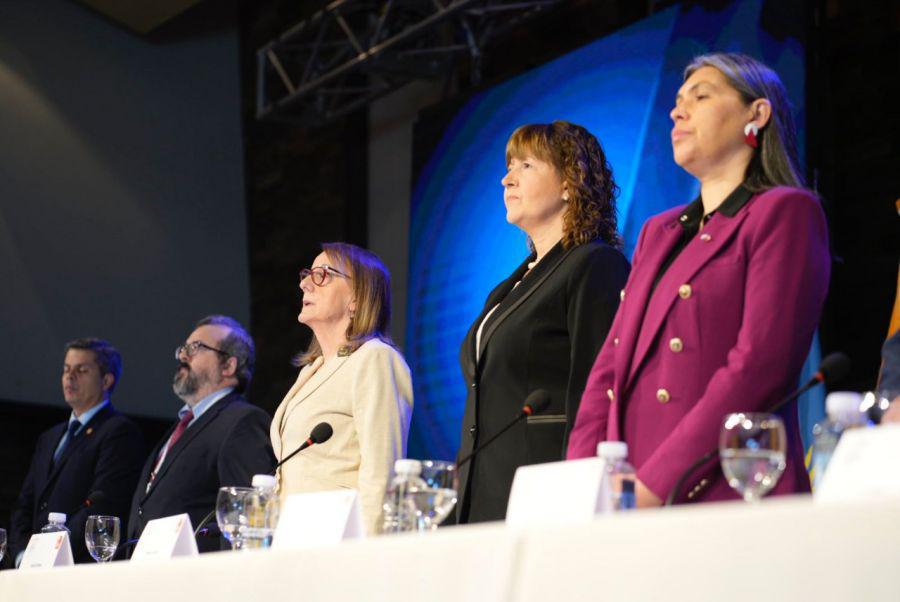 6a86fdd171c6ab0087c1f4f9d2d36f5d_XL