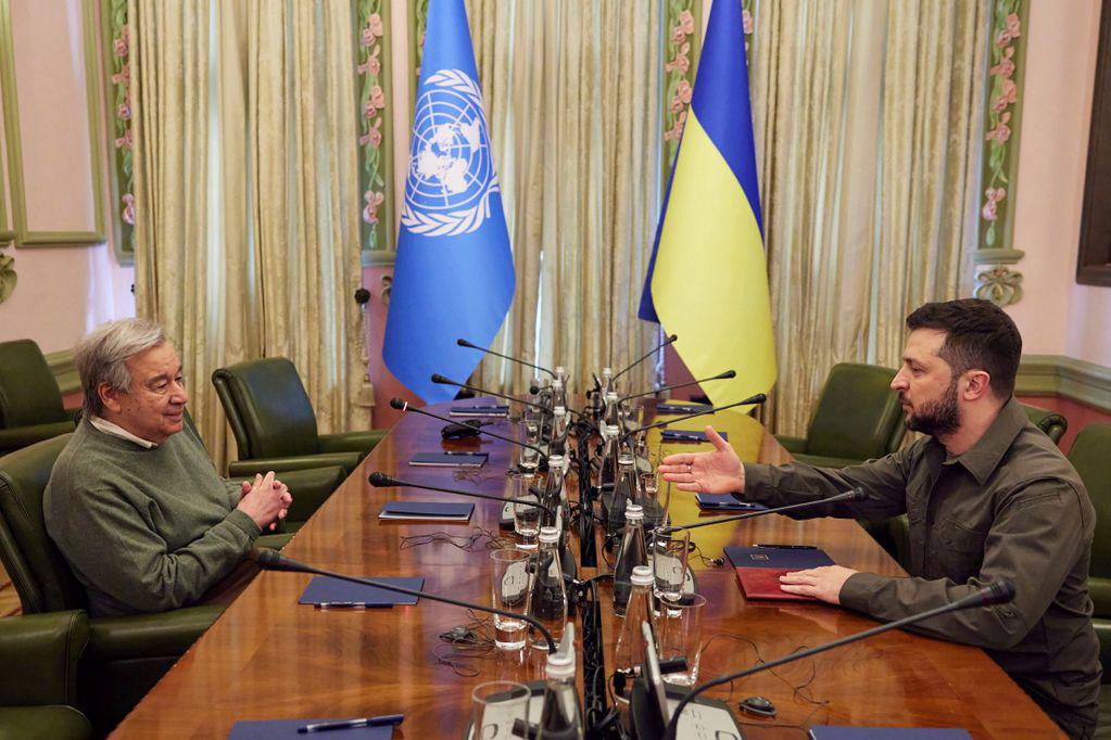 SVRUHIIPAVGCNNIVWGLKBHGCWU