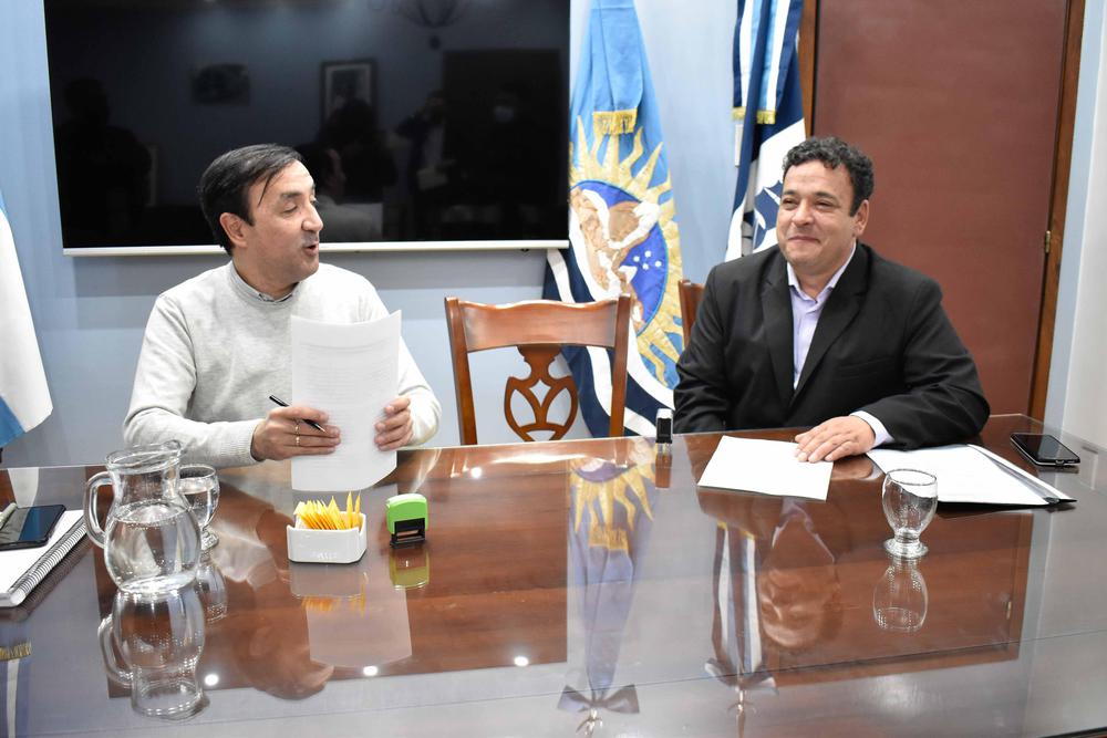 INT_FIRMA DE CONVENIO CAPACITACIONES INTENDENTE CHALTEN_14-03-22_-4