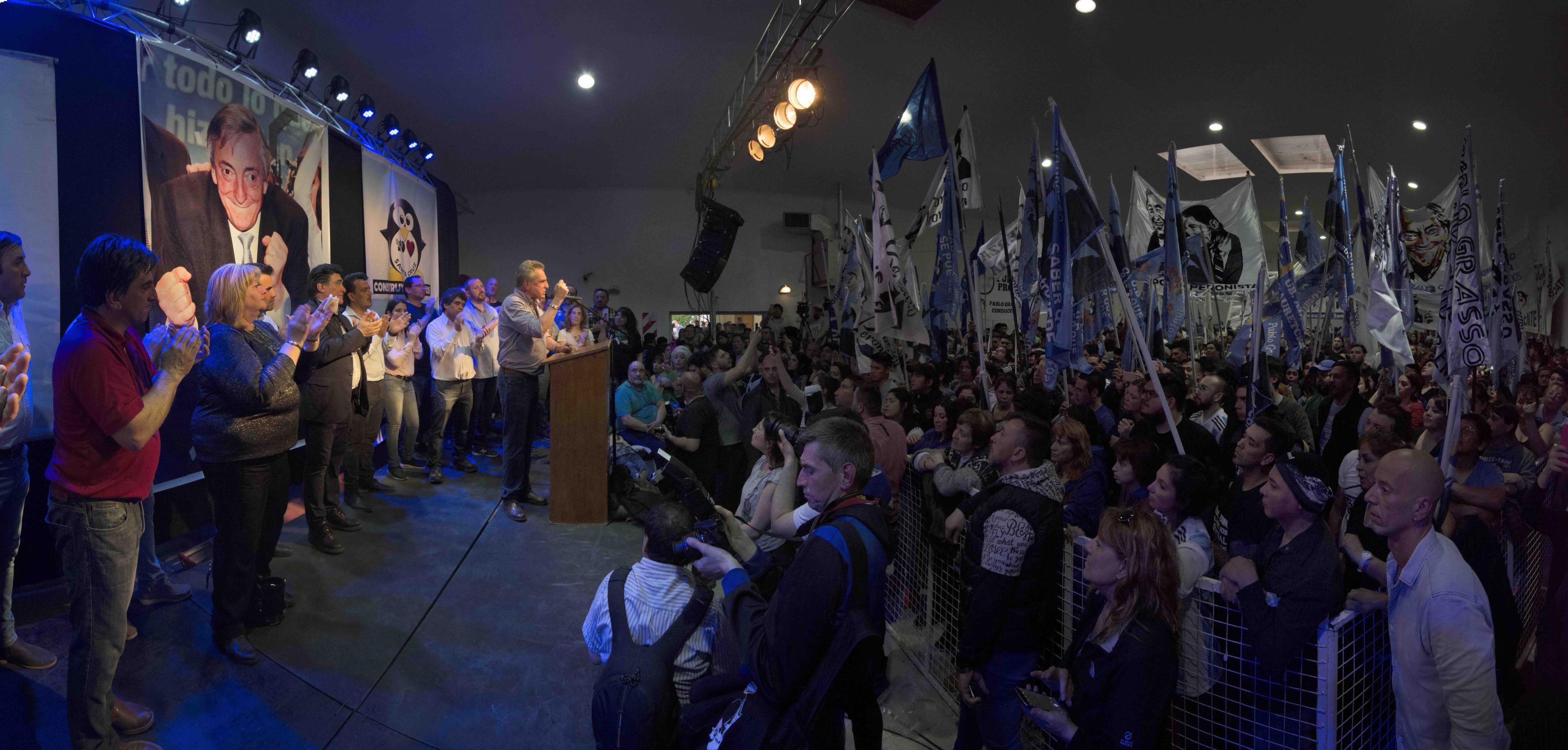 Militancia rindió homenaje a Néstor Kirchner a 8 años de su fallecimiento