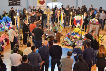 4D5304F1-F681-4EEB-9F79-D1D9B53E1778