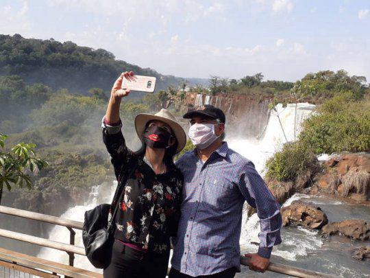 los-casos-covid-19-acumulan-tres-semanas-la-baja-los-principales-destinos-turisticos-del-pais