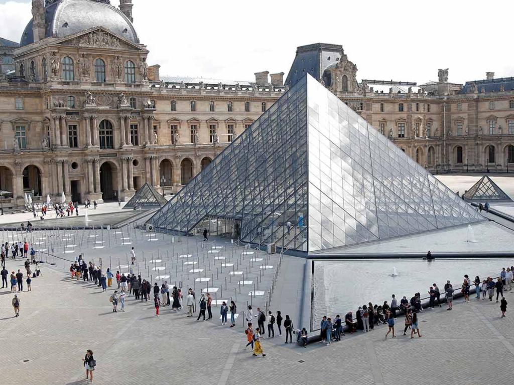 LOUVRE