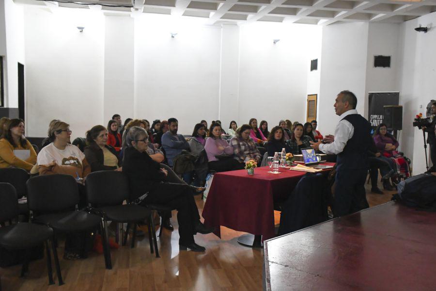 1714d830cd180e4f637361c56595342e_XL