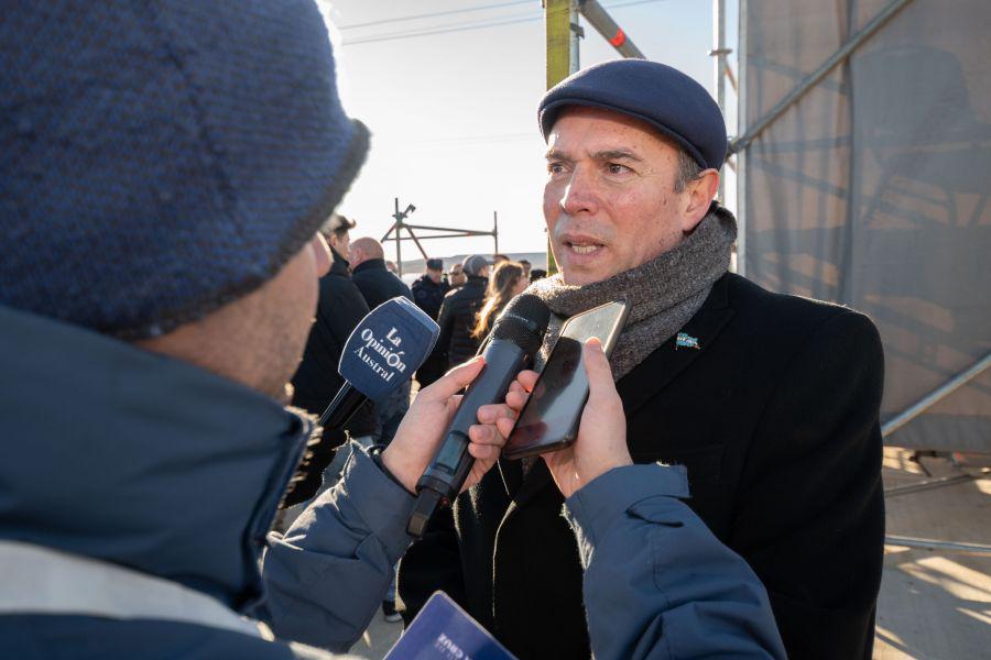 4f4cf8fd6bdc2587d1bba86694526bf6_XL