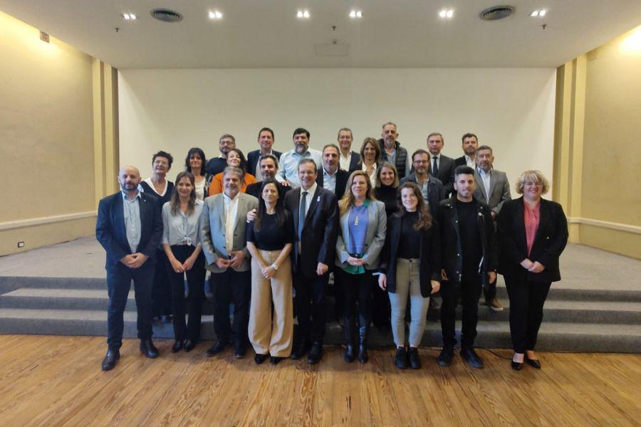 205ddf47128972a597b37f2434a7e3f0_XL