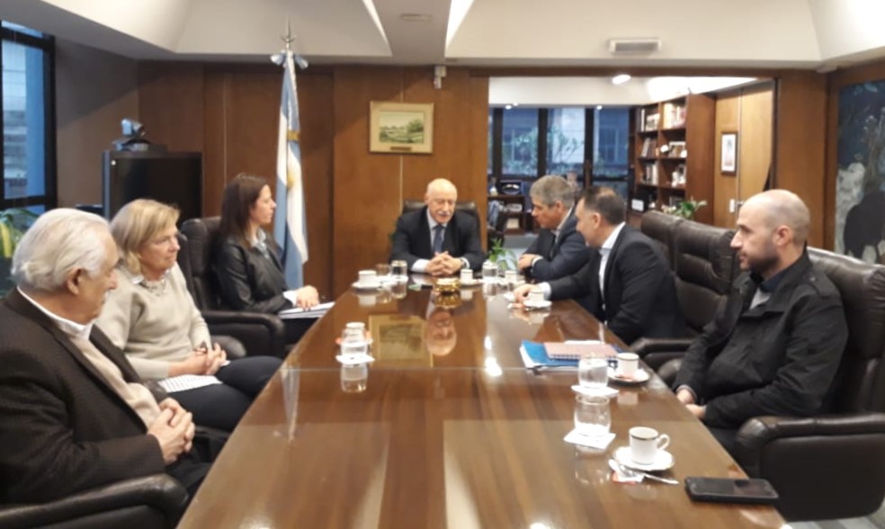 Santa Cruz y CFI trabajan en una línea de crédito para pre financiar exportaciones (1)