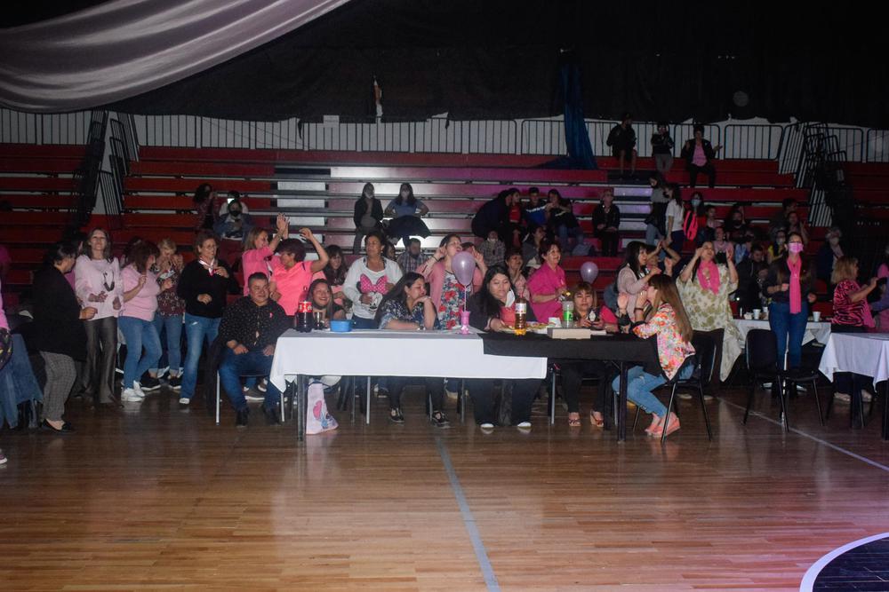 DES_CENA SHOW DIA MUNDIAL CANCER DE MAMA_19_10 (11)