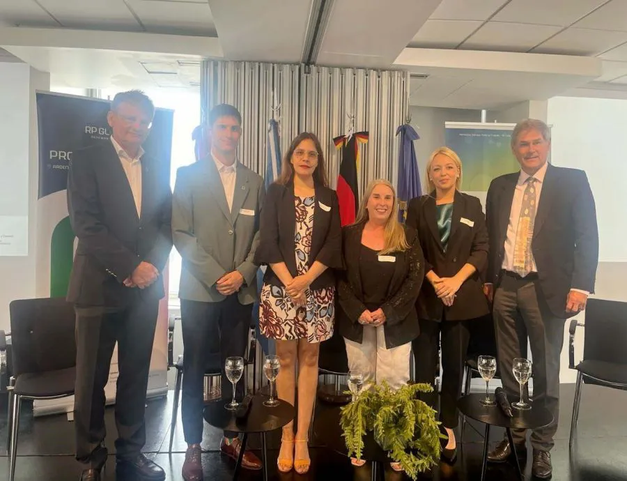 beb2685103de3552b9b74517d956f46a_XL