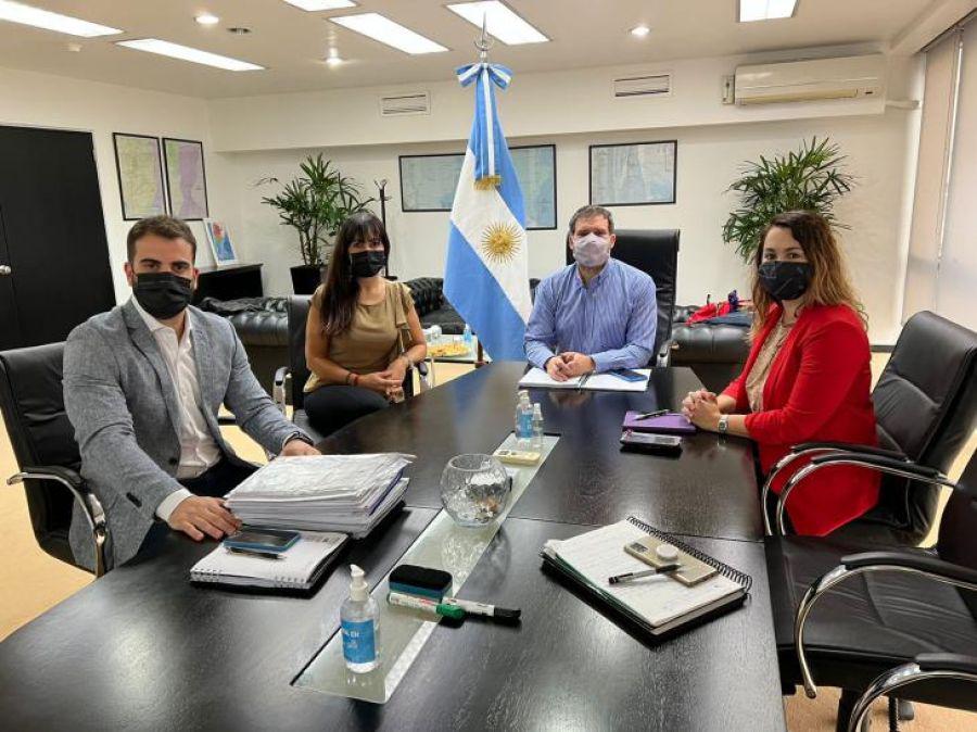 64a47f5ff136dfc4f68517ff755c8819_XL